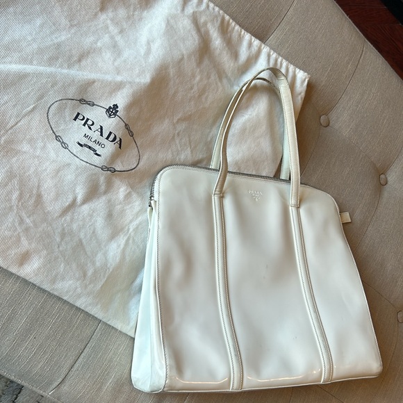 Prada
Vintage Re-Edition 1995 Handbag in White - Picture 3 of 8
